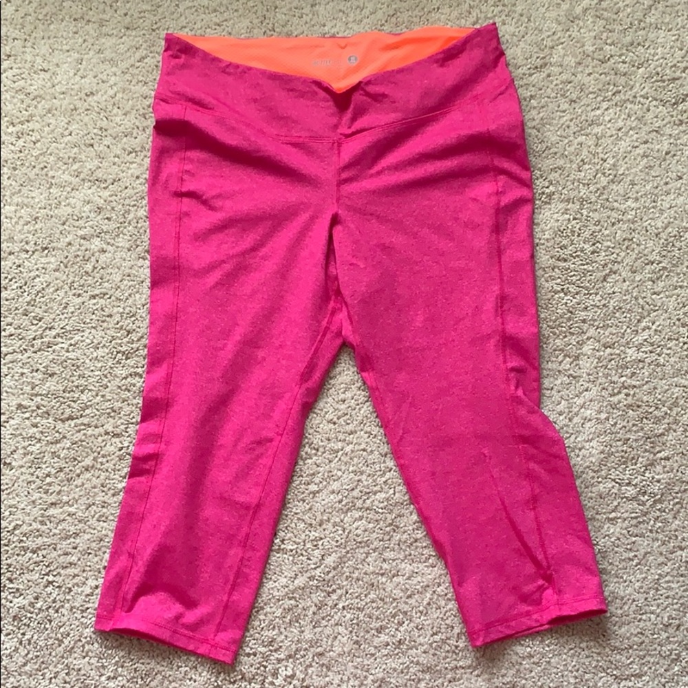 Pink Old Navy workout Capris Size XL